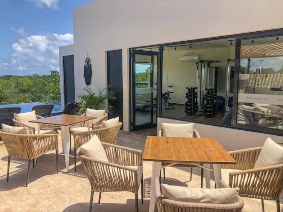 Suit Next To The Common Top Roof Exclusive Building Kingsize Bed 2 Super Pools, Gym, Grill Tulum Zewnętrze zdjęcie